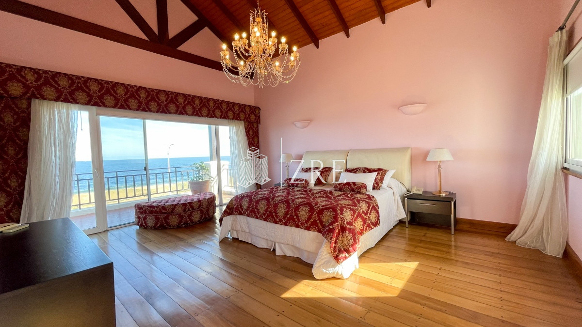 Casa ID.283 - Venta casa 10 dormitorios playa mansa Punta del Este