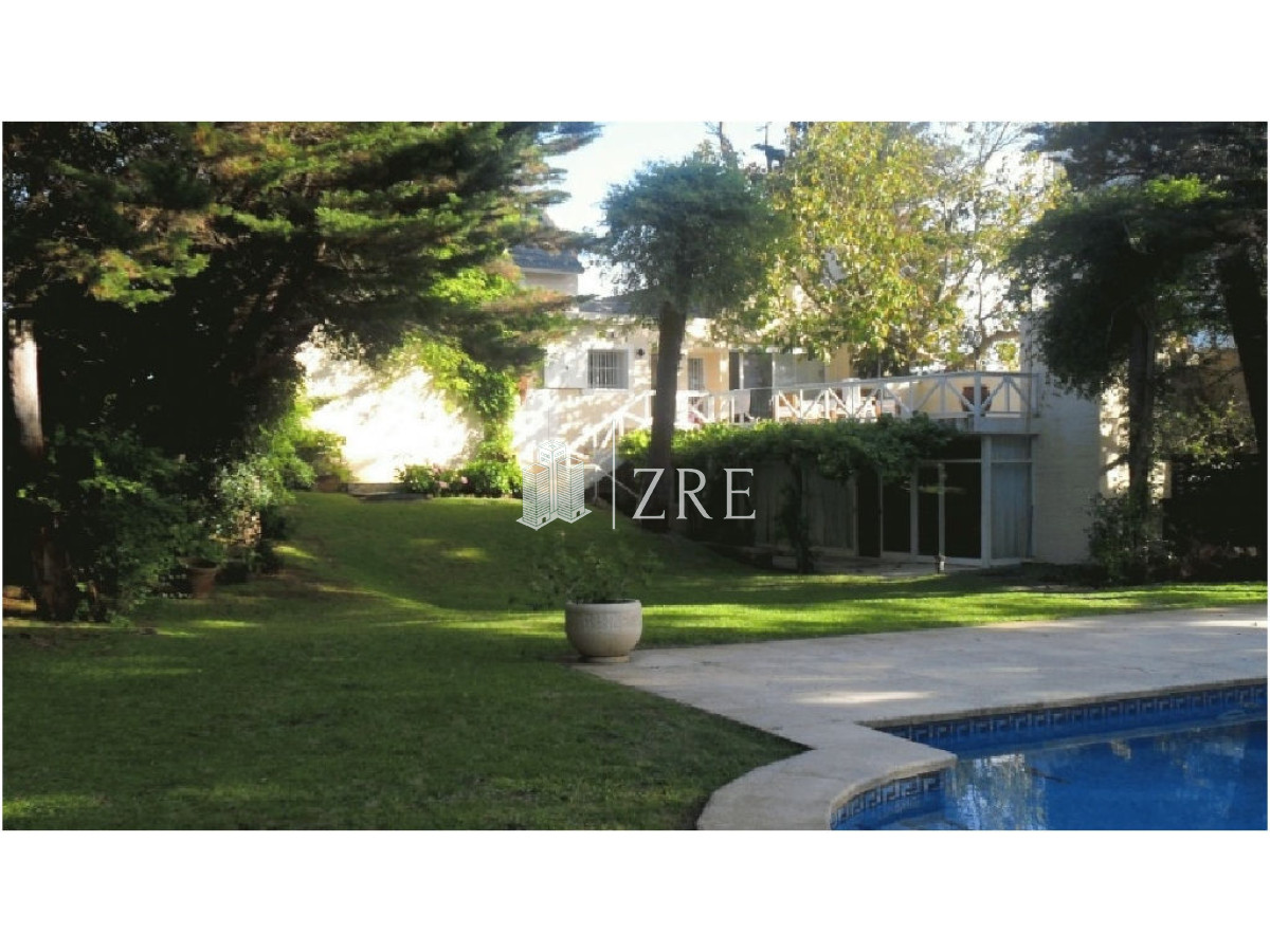 Casa ID.397 - Venta y alquiler Casa en Zona de playa mansa, a 50 ms del mar. Punta del Este. 