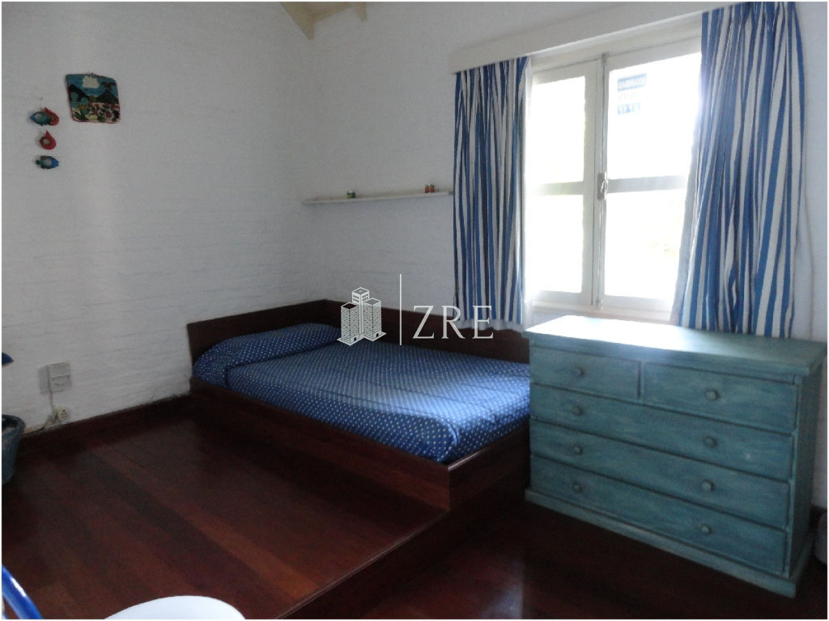 Casa ID.397 - Venta y alquiler Casa en Zona de playa mansa, a 50 ms del mar. Punta del Este. 
