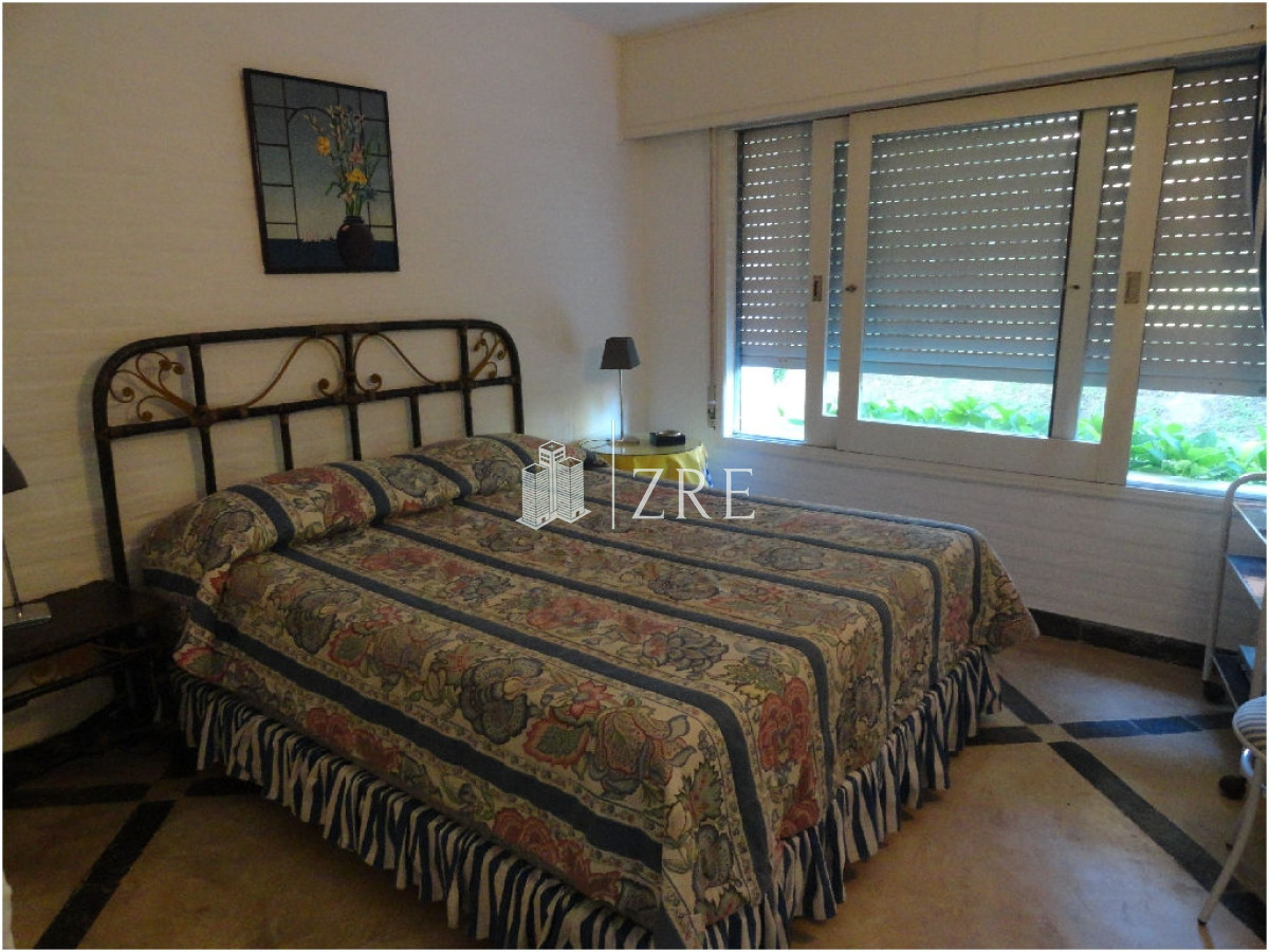 Casa ID.397 - Venta y alquiler Casa en Zona de playa mansa, a 50 ms del mar. Punta del Este. 