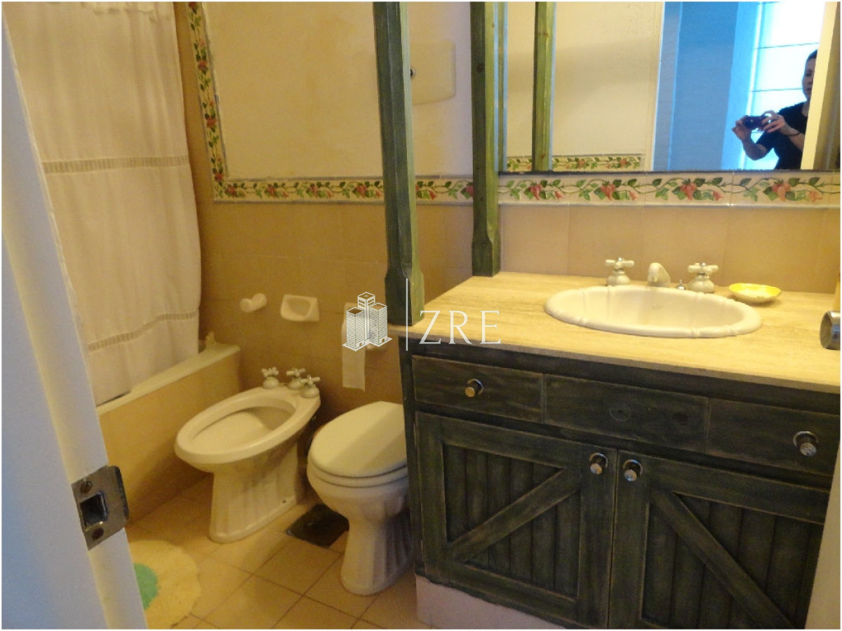 Casa ID.397 - Venta y alquiler Casa en Zona de playa mansa, a 50 ms del mar. Punta del Este. 
