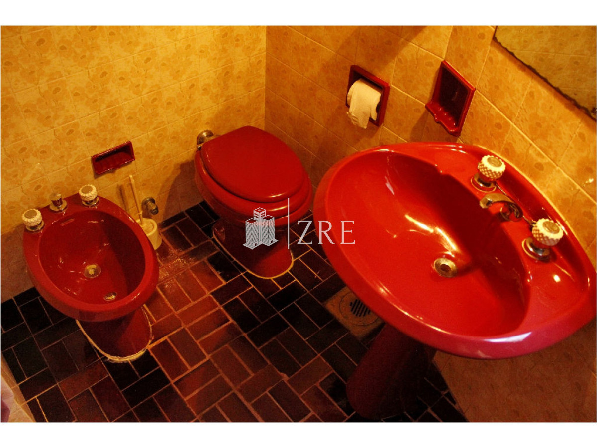 Casa ID.398 - Venta casa 5 dormitorios con piscina, primeras paradas playa mansa a 300 m del mar, Punta del Este.