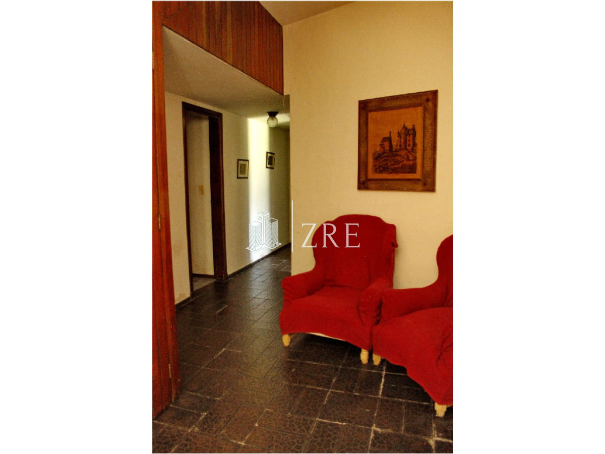Casa ID.398 - Venta casa 5 dormitorios con piscina, primeras paradas playa mansa a 300 m del mar, Punta del Este.