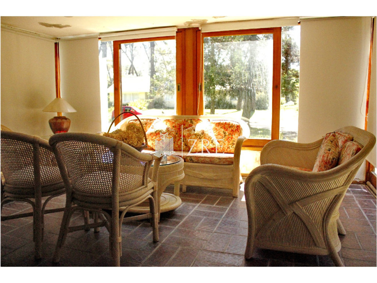 Casa ID.398 - Venta casa 5 dormitorios con piscina, primeras paradas playa mansa a 300 m del mar, Punta del Este.