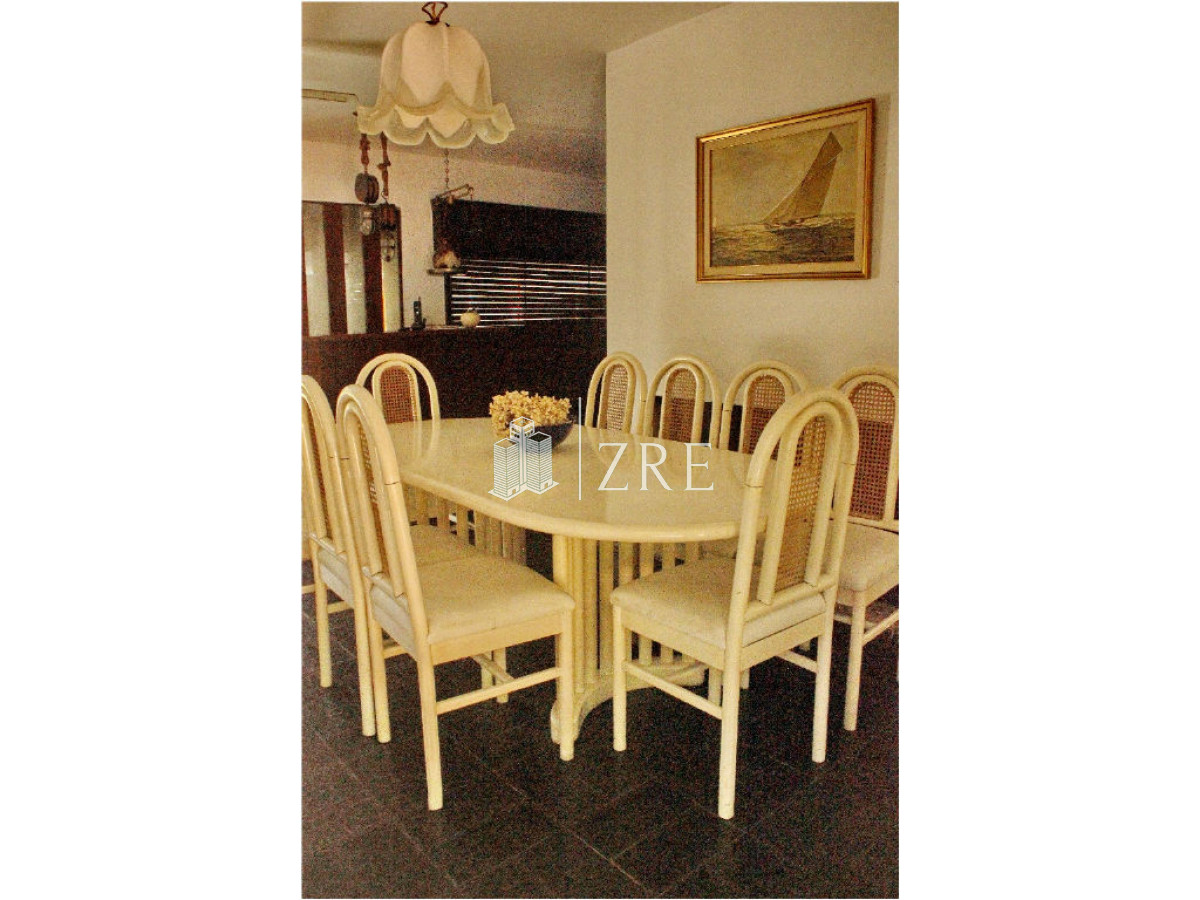 Casa ID.398 - Venta casa 5 dormitorios con piscina, primeras paradas playa mansa a 300 m del mar, Punta del Este.