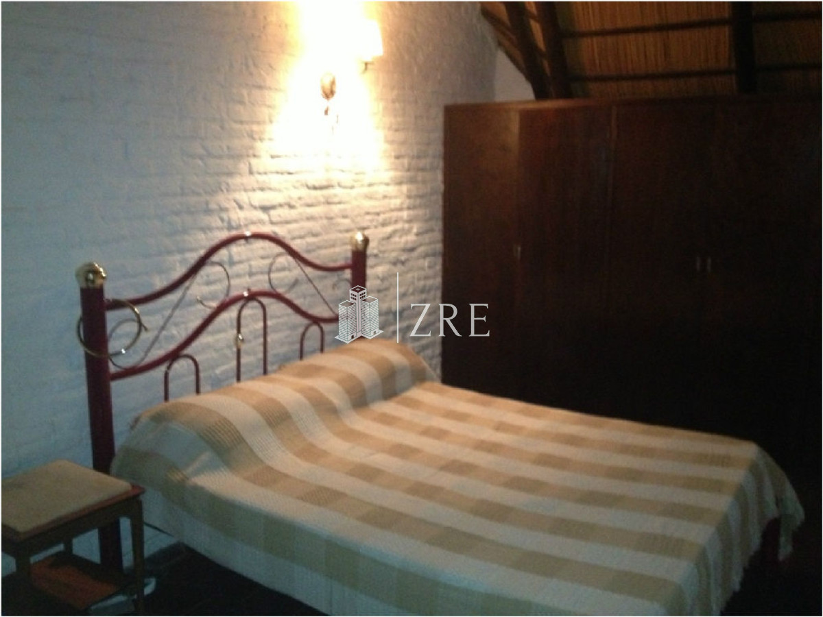 Casa ID.399 - CASA EN VENTA Y ALQUILER!!!    Ubicado en pinares a solo 100m del mar