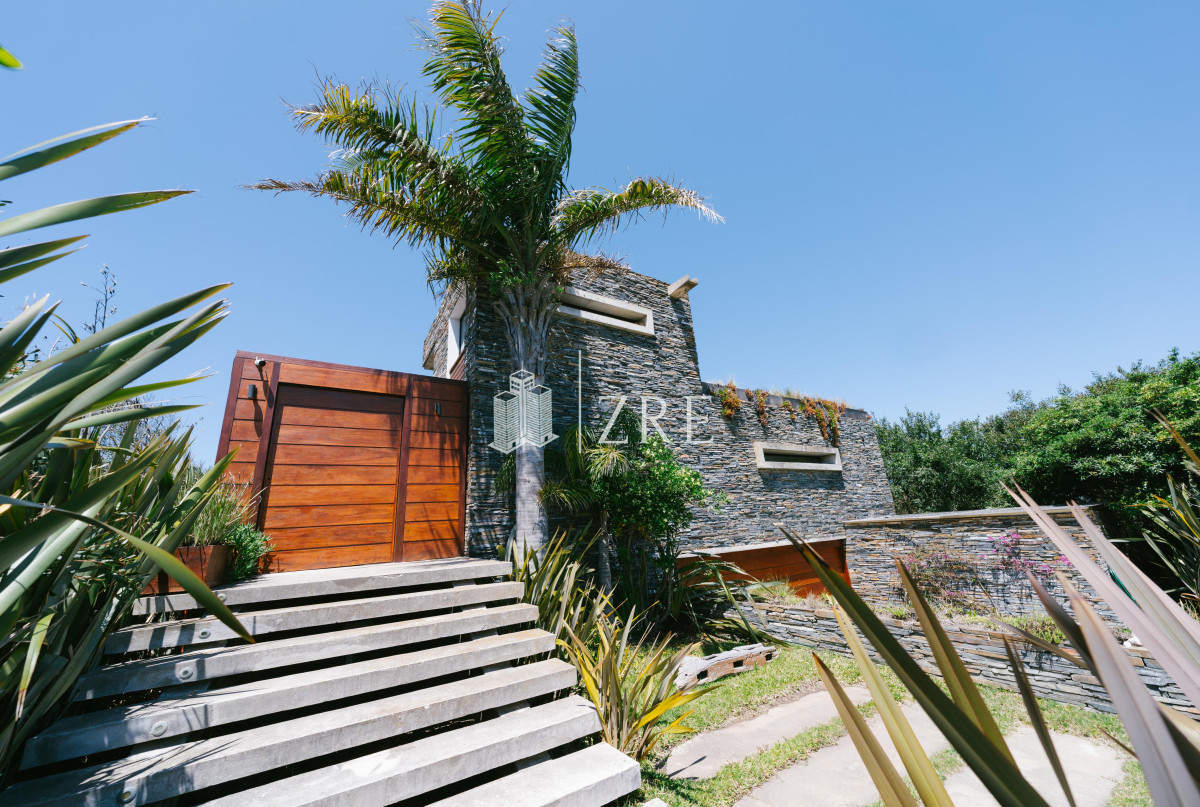 Casa ID.1349 - Alquiler casa 4 dormitorios Punta Piedras, Manantiales. 