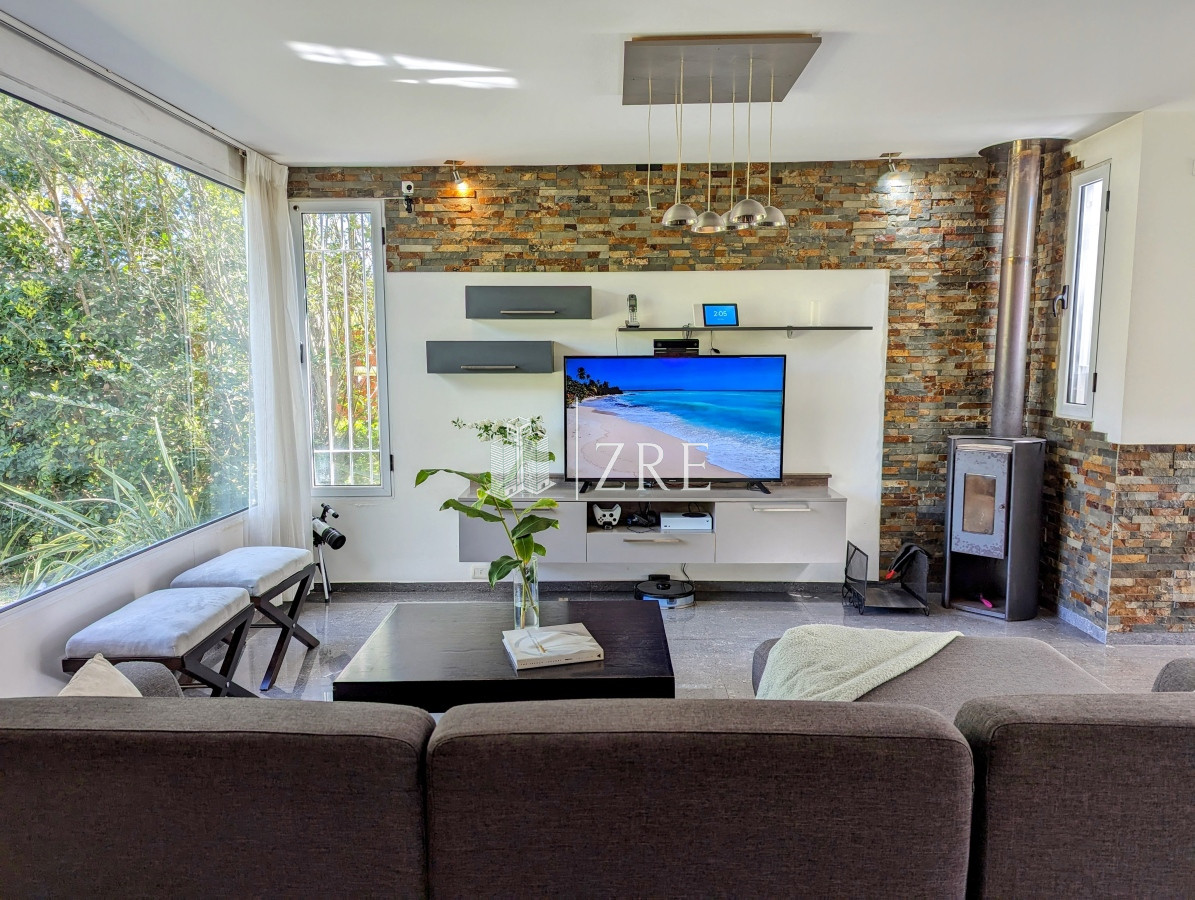 Casa ID.720 - Venta y alquiler espectacular casa en Parque Burnett, Maldonado