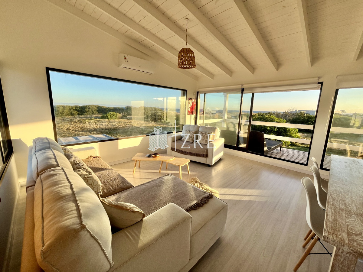 Casa ID.592 - Venta casa frente al mar con piscina 