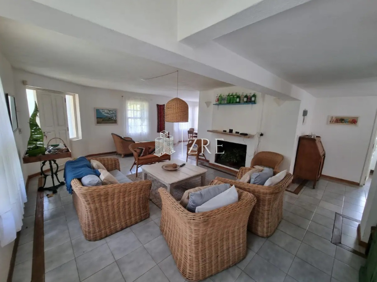 Casa ID.198 - Casa en venta 4 dormitorios La Barra