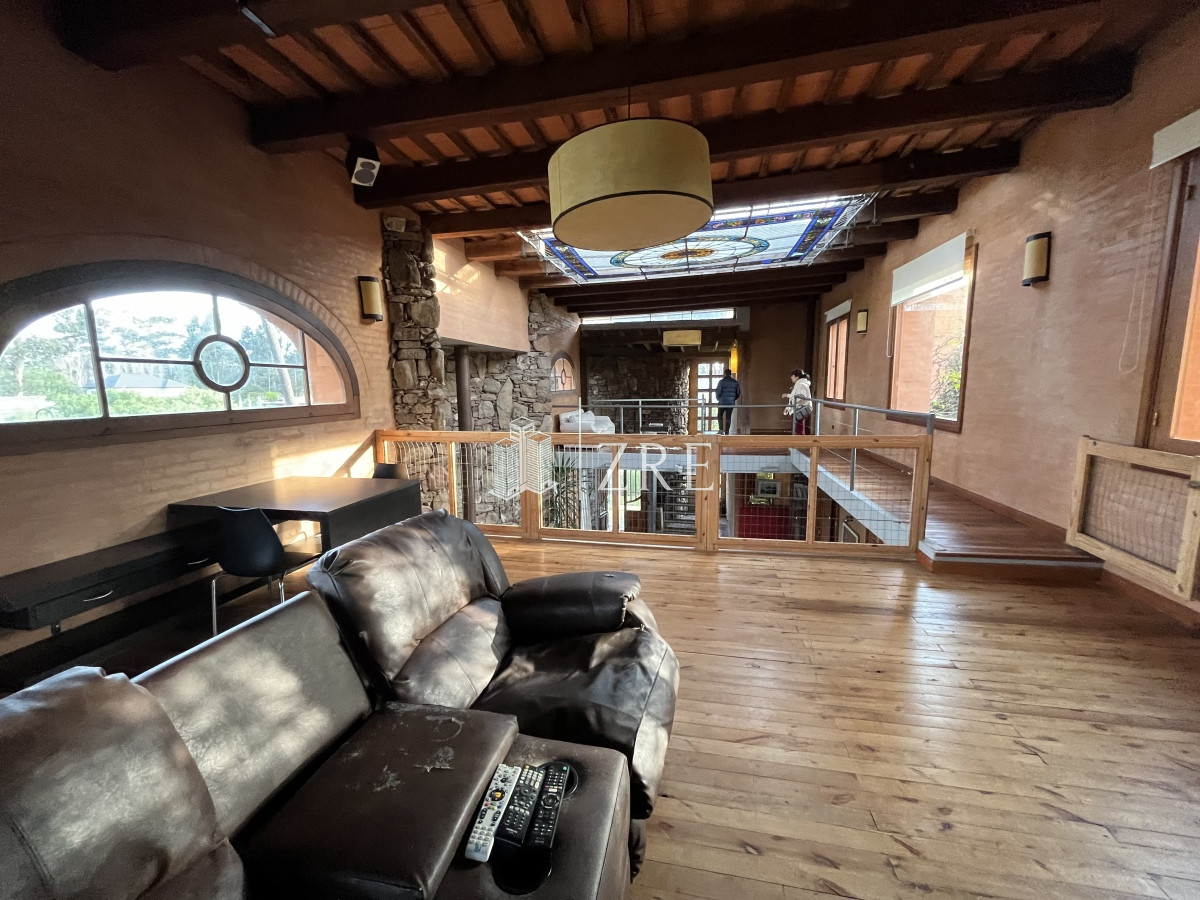 Casa ID.793 - Venta casa en  Barrio Privado La Arbolada Cinco Dormitorios Pisicina