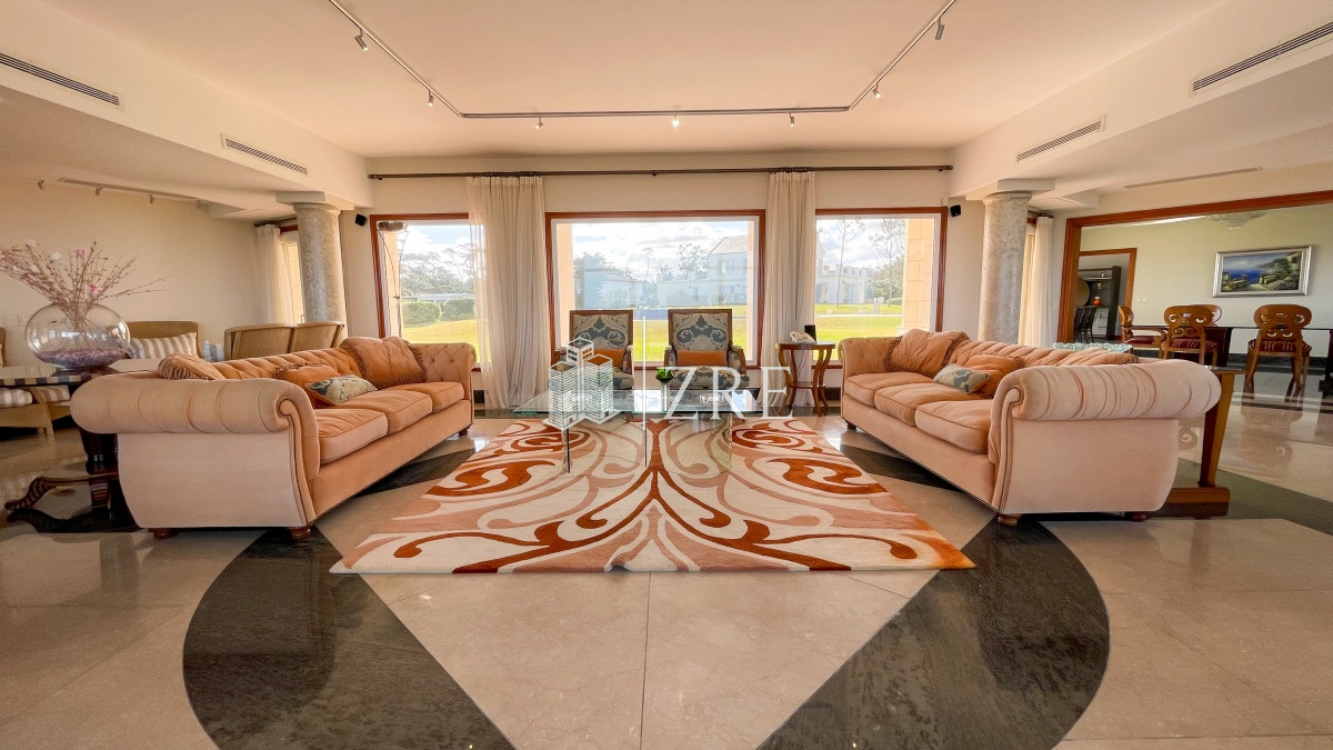 Casa ID.283 - Venta casa 10 dormitorios playa mansa Punta del Este