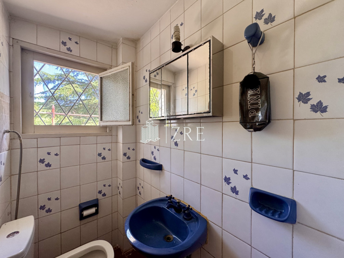 Casa ID.1350 - Venta casa 7 dormitorios, Cantegril, Punta del Este