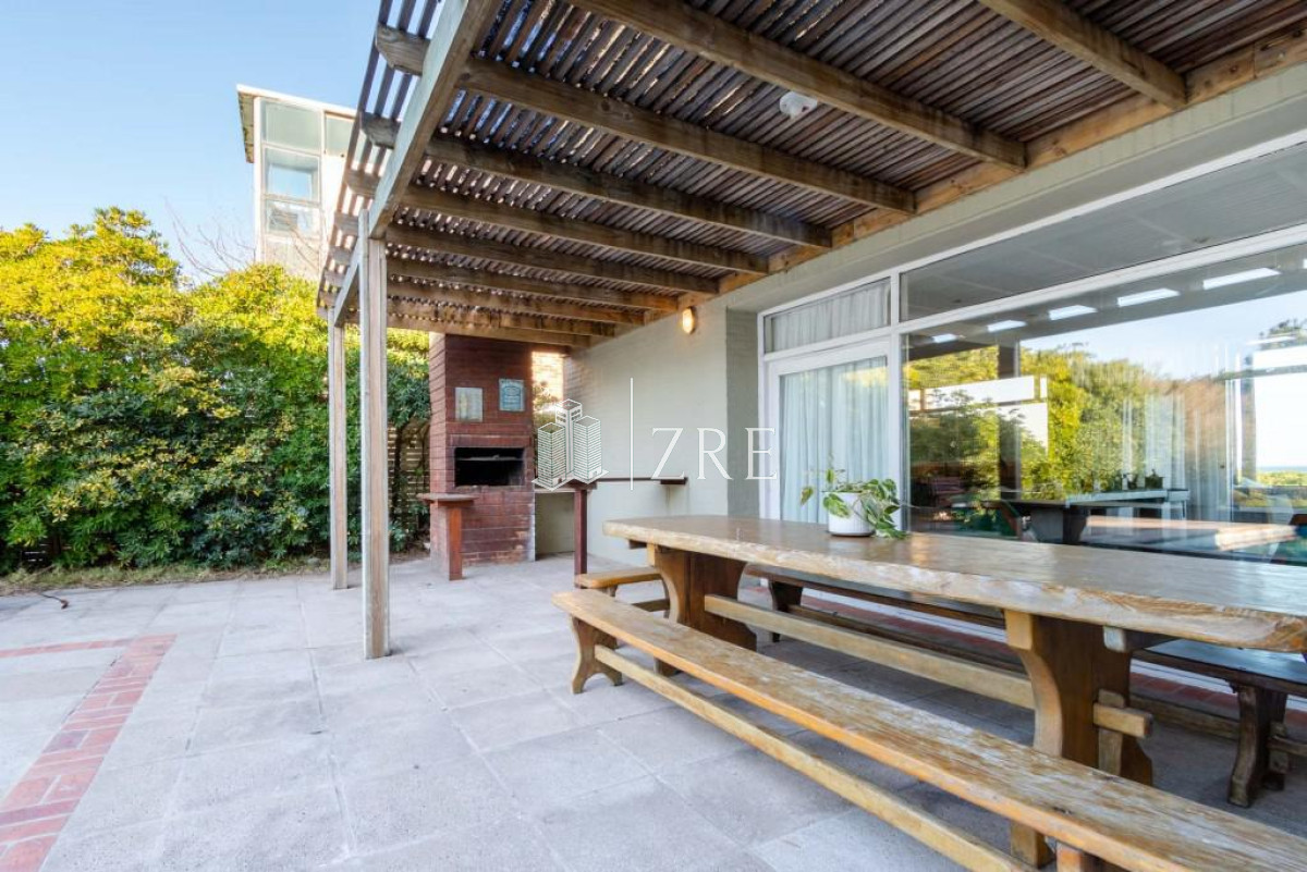 Casa ID.455 - VENTA CASA 3 DORMITORIOS PRIMERA LINEA