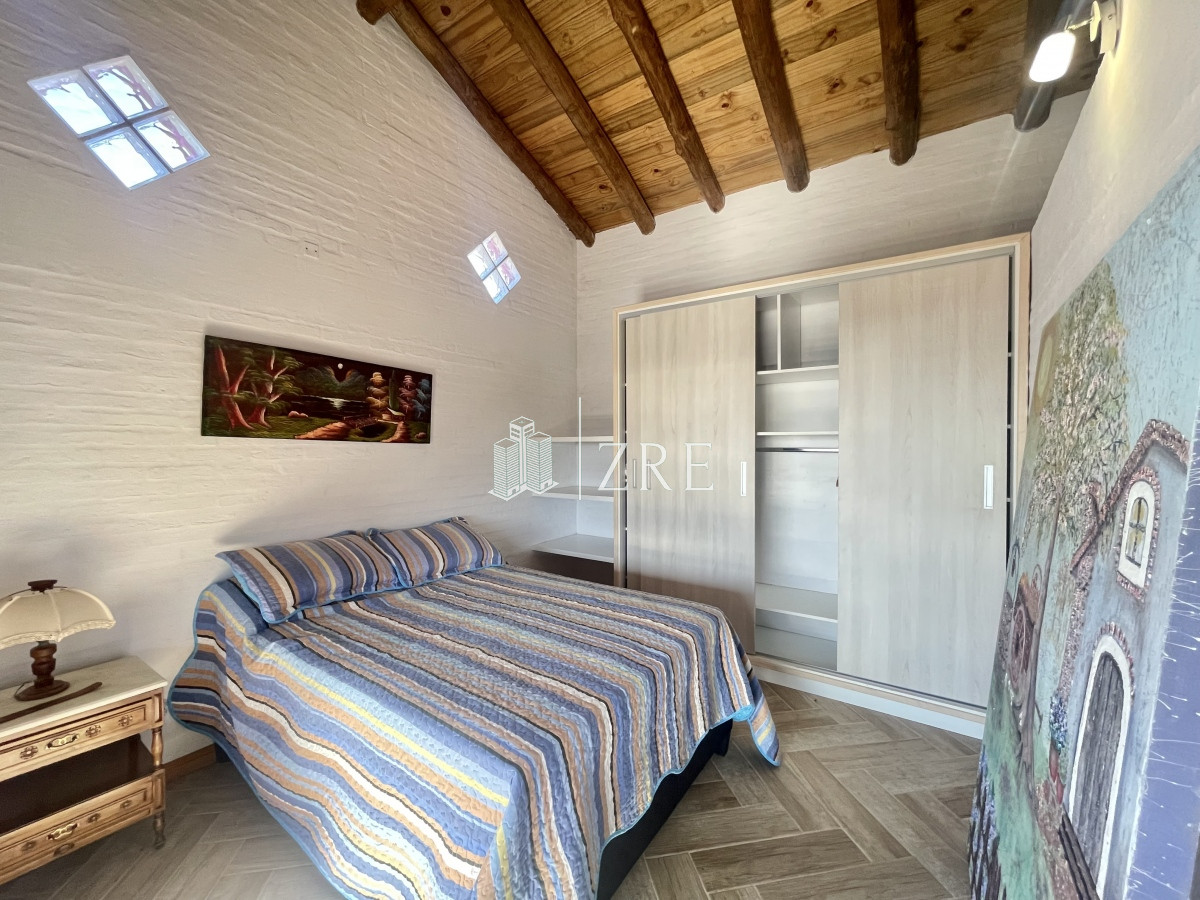 Casa ID.185 - Venta Casa - 3 dormitorios - Pileta y parrillero - Piriapolis 