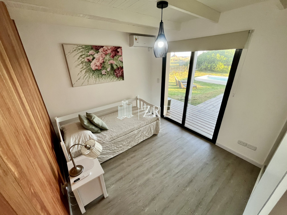 Casa ID.592 - Venta casa frente al mar con piscina 