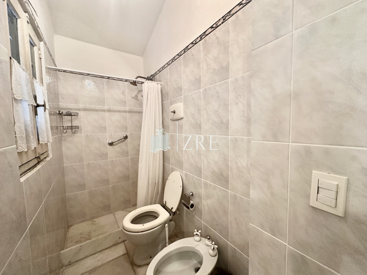 Casa ID.798 - Venta casa 7 dormitorios. Playa brava, Punta del Este