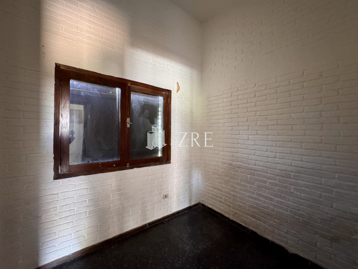Casa ID.1350 - Venta casa 7 dormitorios, Cantegril, Punta del Este