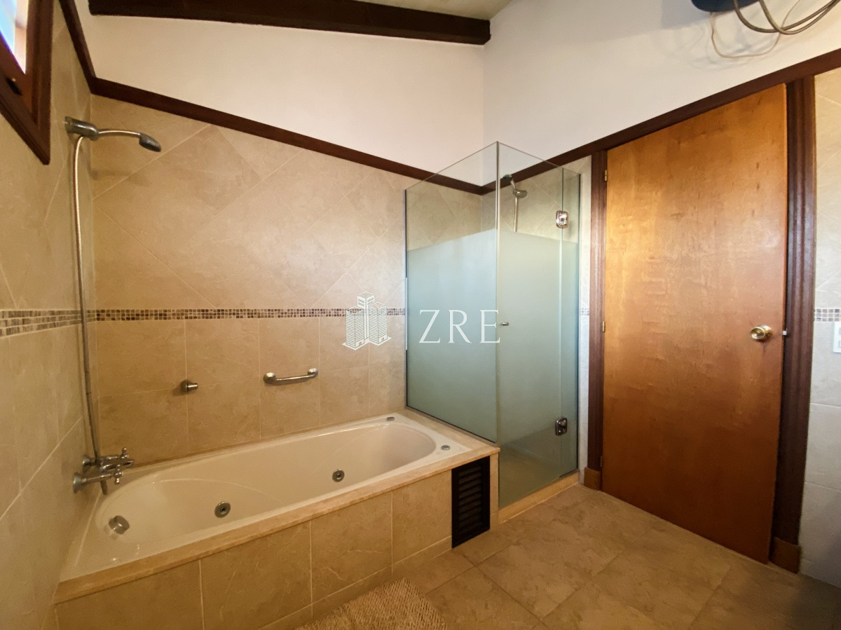 Casa ID.301 - Venta casa 3 dormitorios. Pinares Punta del Este. 