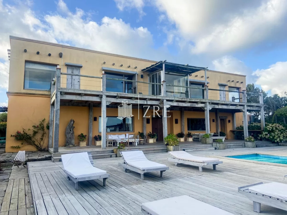 Casa ID.192 - Casa en venta 7 dormitorios Punta Piedras