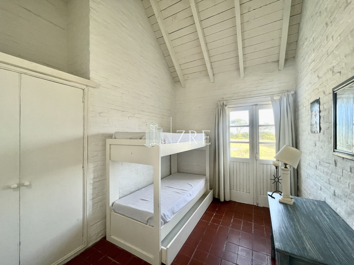 Casa ID.173 - Venta casa 5 dormitorios. Montoya, La barra. 