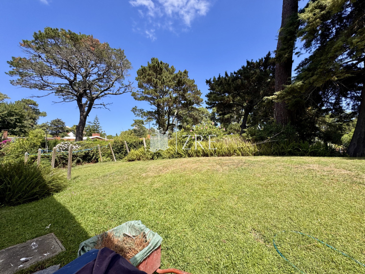 Casa ID.1350 - Venta casa 7 dormitorios, Cantegril, Punta del Este