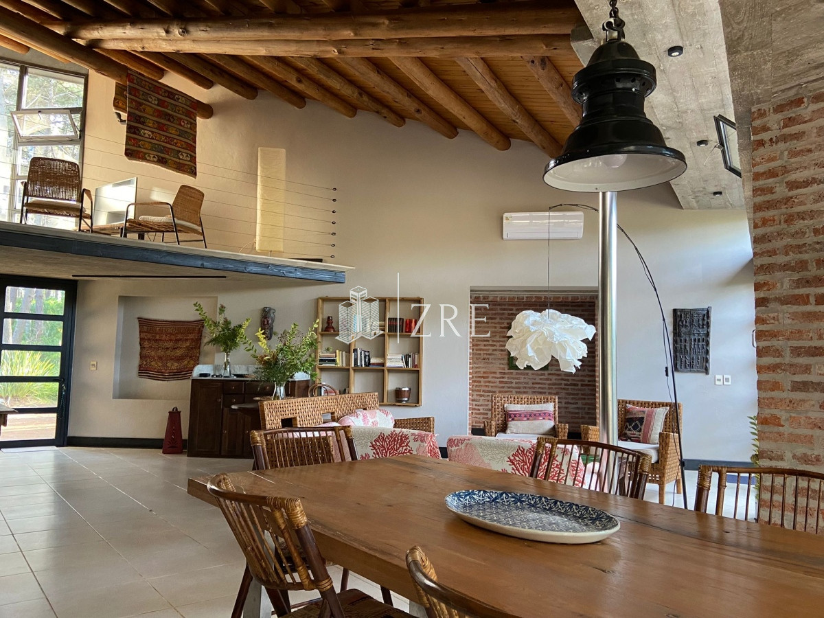 Casa ID.281 - Venta casa 4 dormitorios Laguna Blanca