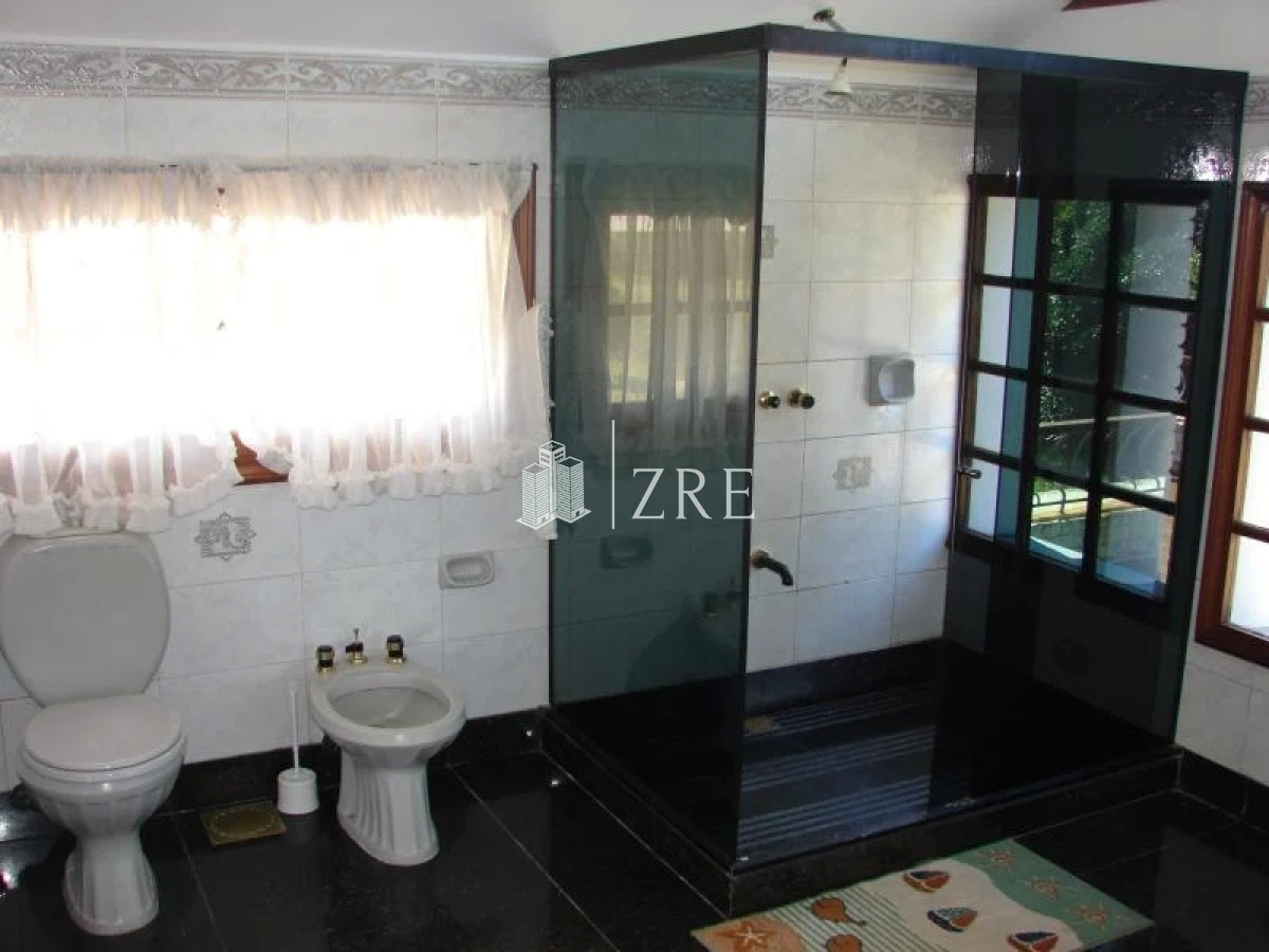 Casa ID.213 - Venta casa 5 dormitorios primera linea playa mansa Punta del Este 