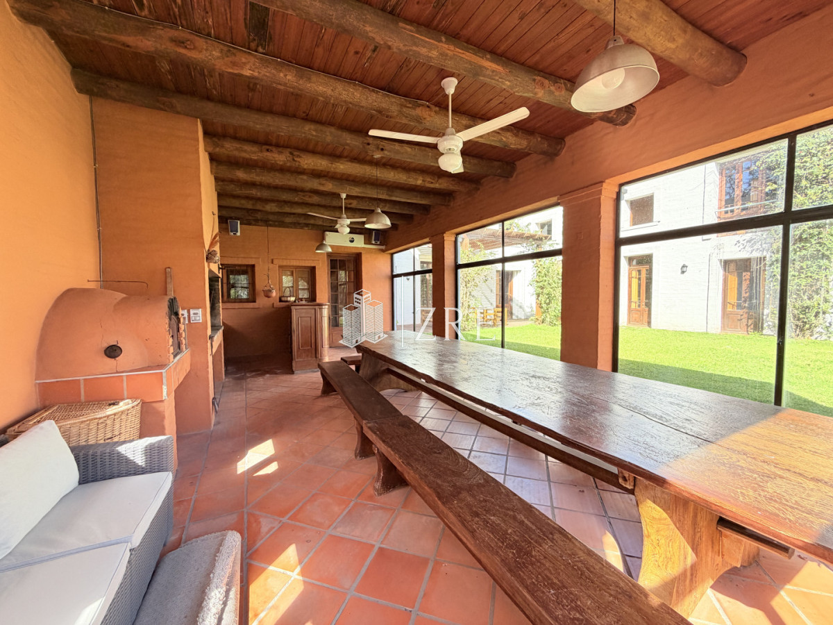 Casa ID.793 - Venta casa en  Barrio Privado La Arbolada Cinco Dormitorios Pisicina