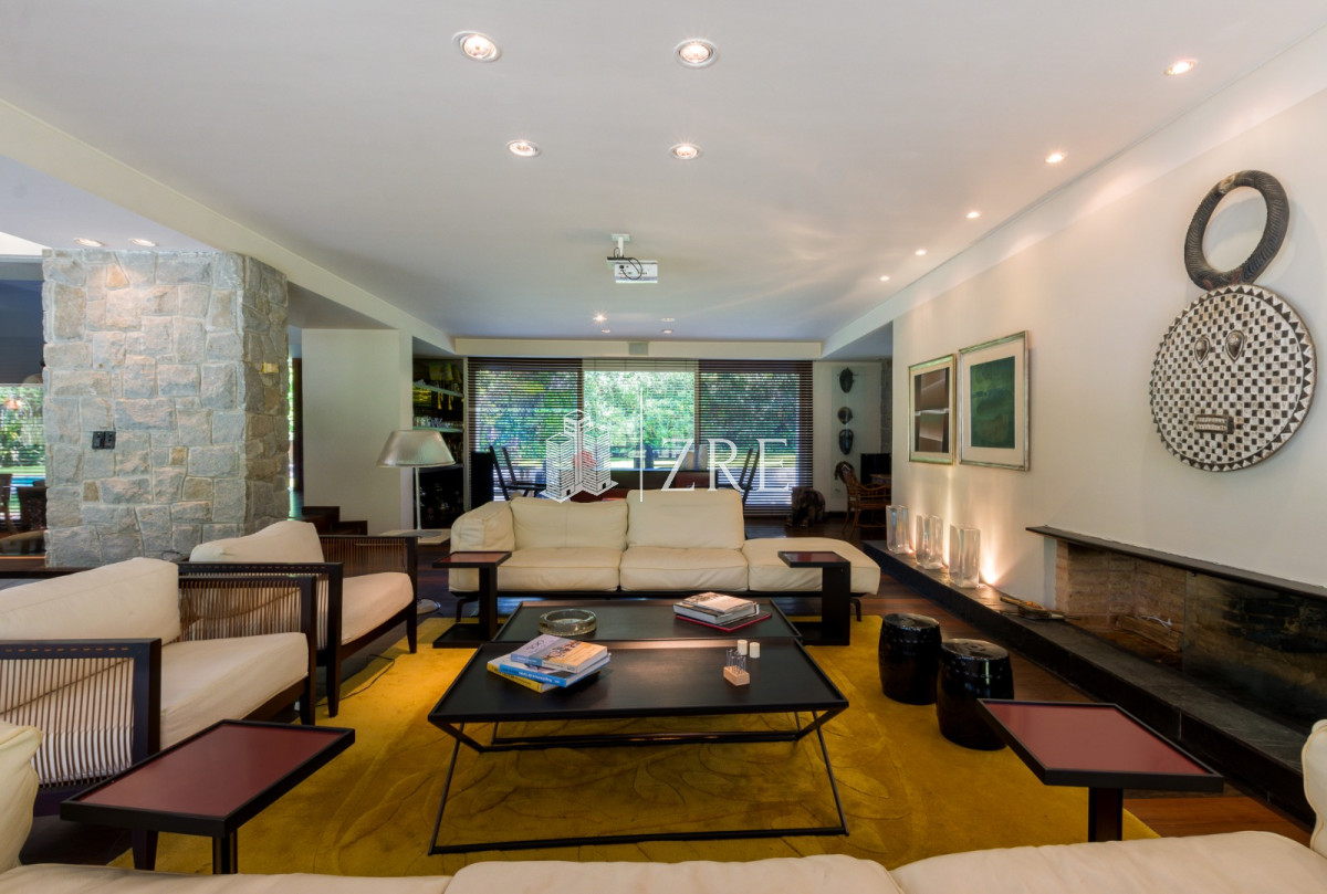Casa ID.508 - Venta residencia en Playa Mansa Punta del Este