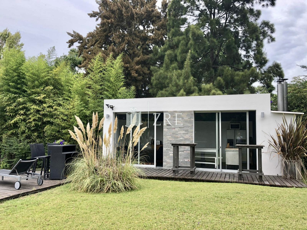 Casa ID.919 - Venta y alquiler casa 5 dormitorios. Playa brava, Punta del Este.