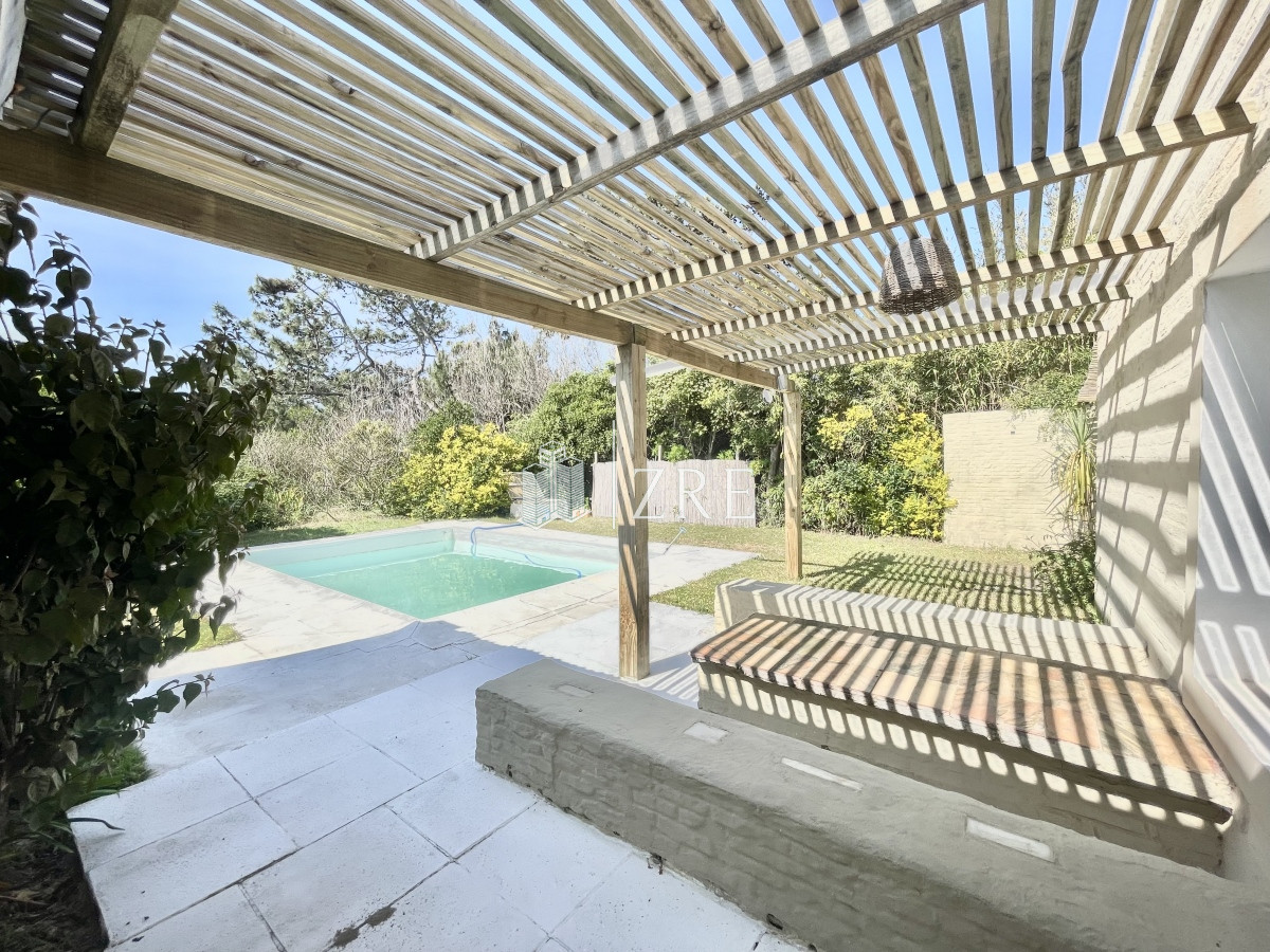 Casa ID.173 - Venta casa 5 dormitorios. Montoya, La barra. 