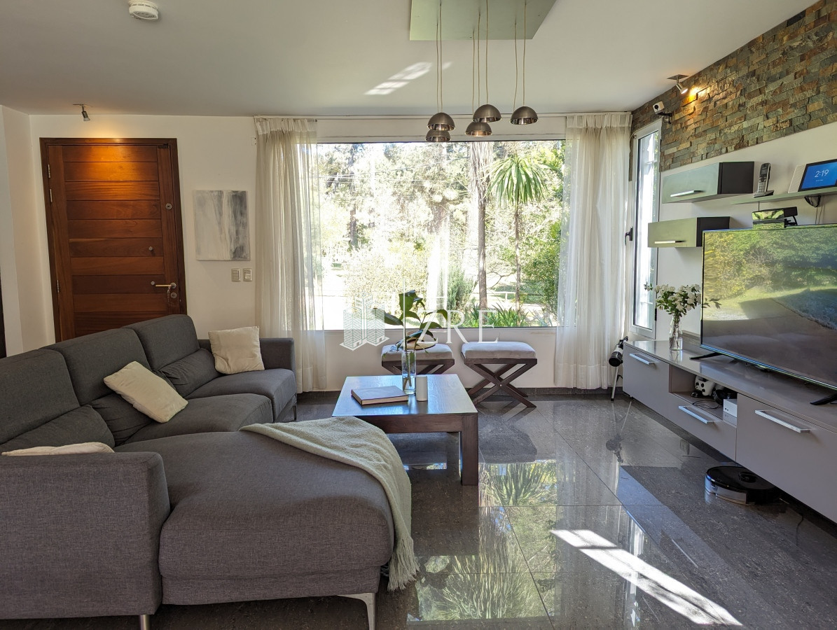 Casa ID.720 - Venta y alquiler espectacular casa en Parque Burnett, Maldonado