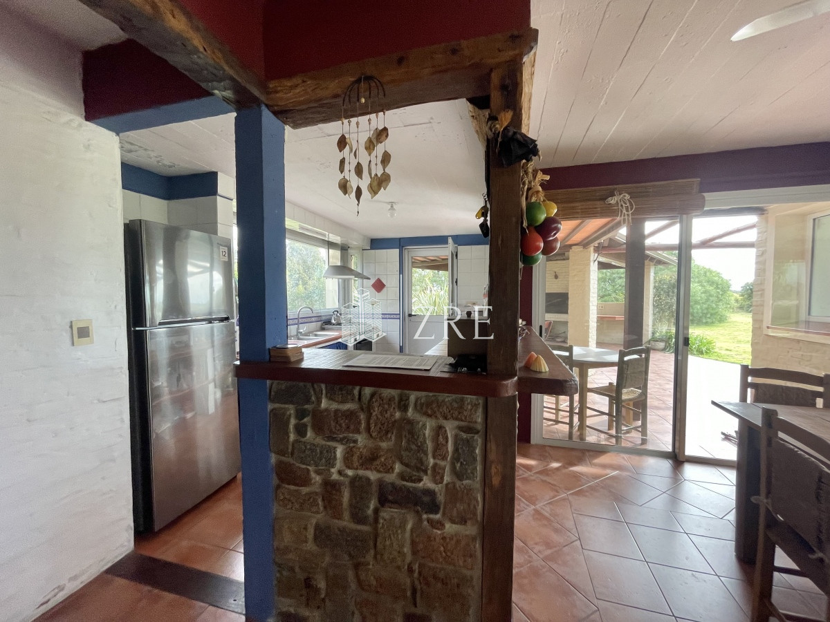 Casa ID.203 - Venta casa - 4 dormitorios. Piriapolis - Bella Vista 