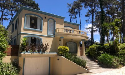 Venta casa con amplios espacios en Montoya