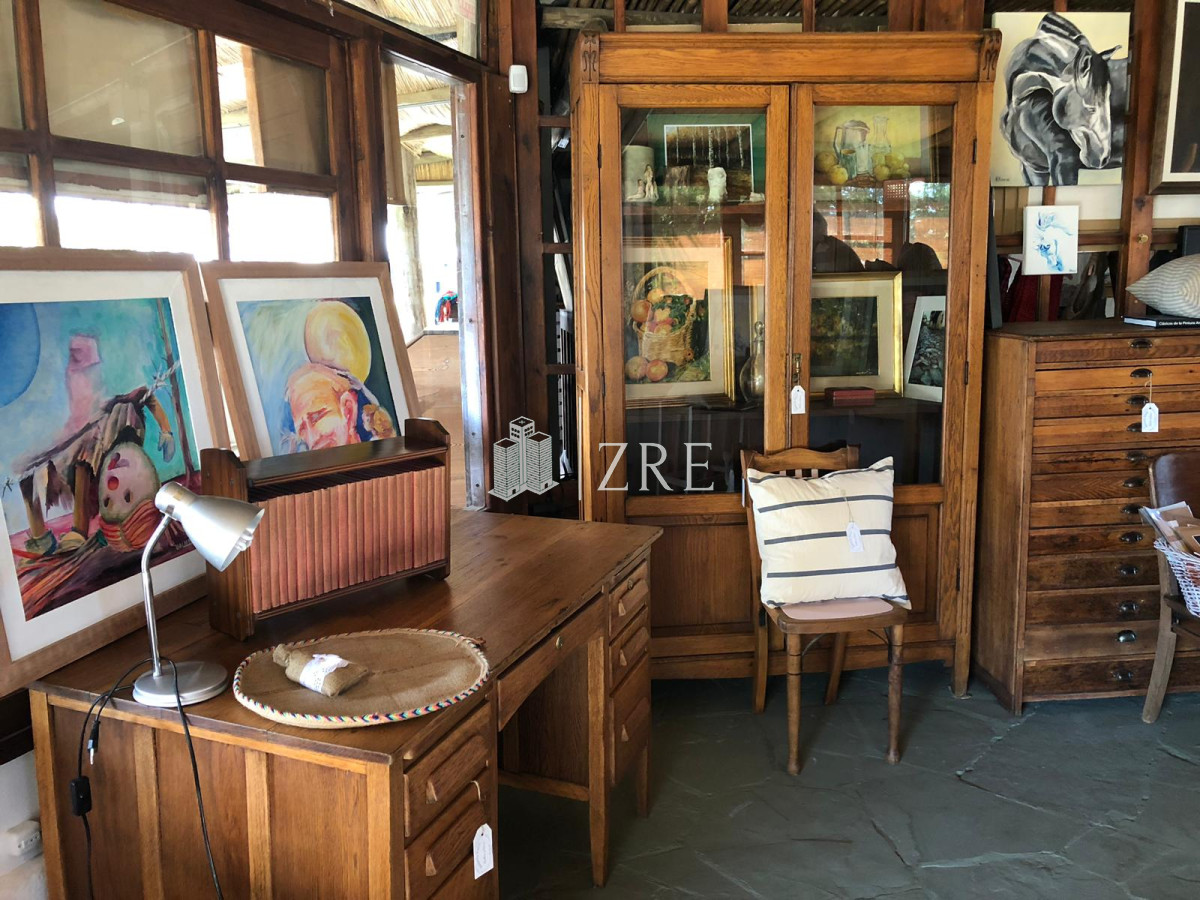 Local Comercial ID.525 - Local de perfecta ubicación en La Barra!!