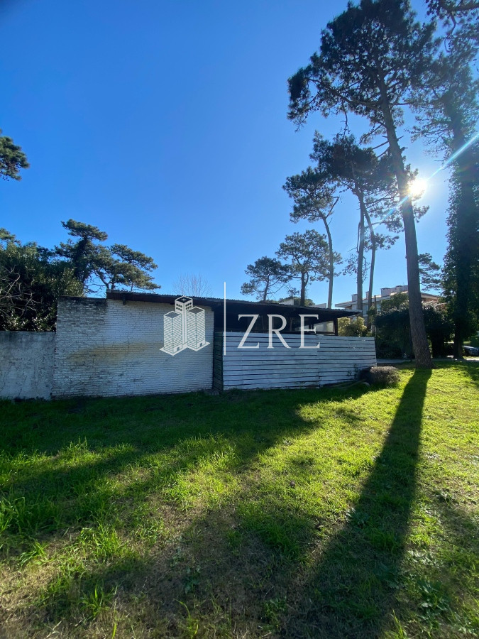 Terreno ID.742 - Venta terreno Punta del Este con casa para reciclar
