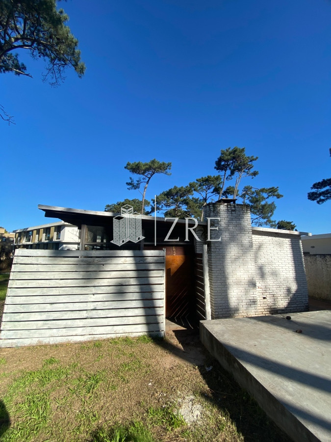 Terreno ID.742 - Venta terreno Punta del Este con casa para reciclar