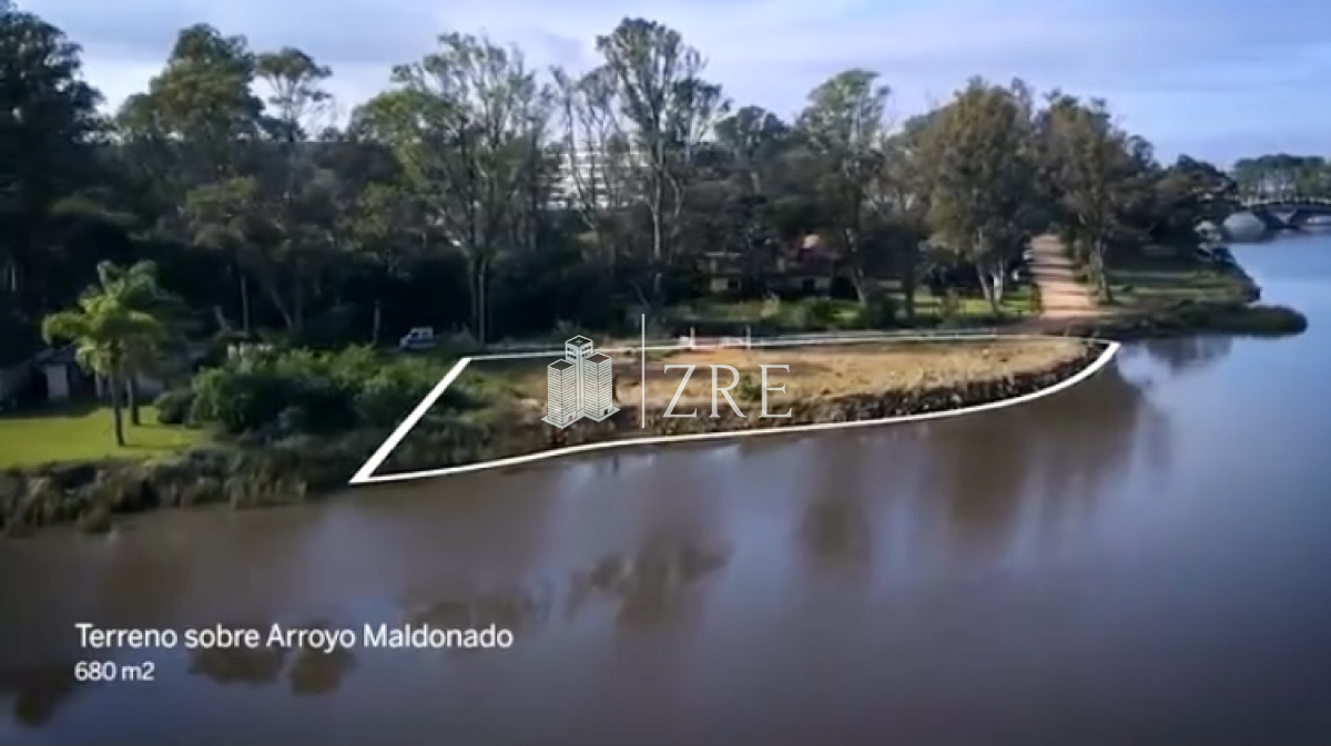 Terreno ID.445 - Edificio Boutique - Proyecto sobre arroyo Maldonado