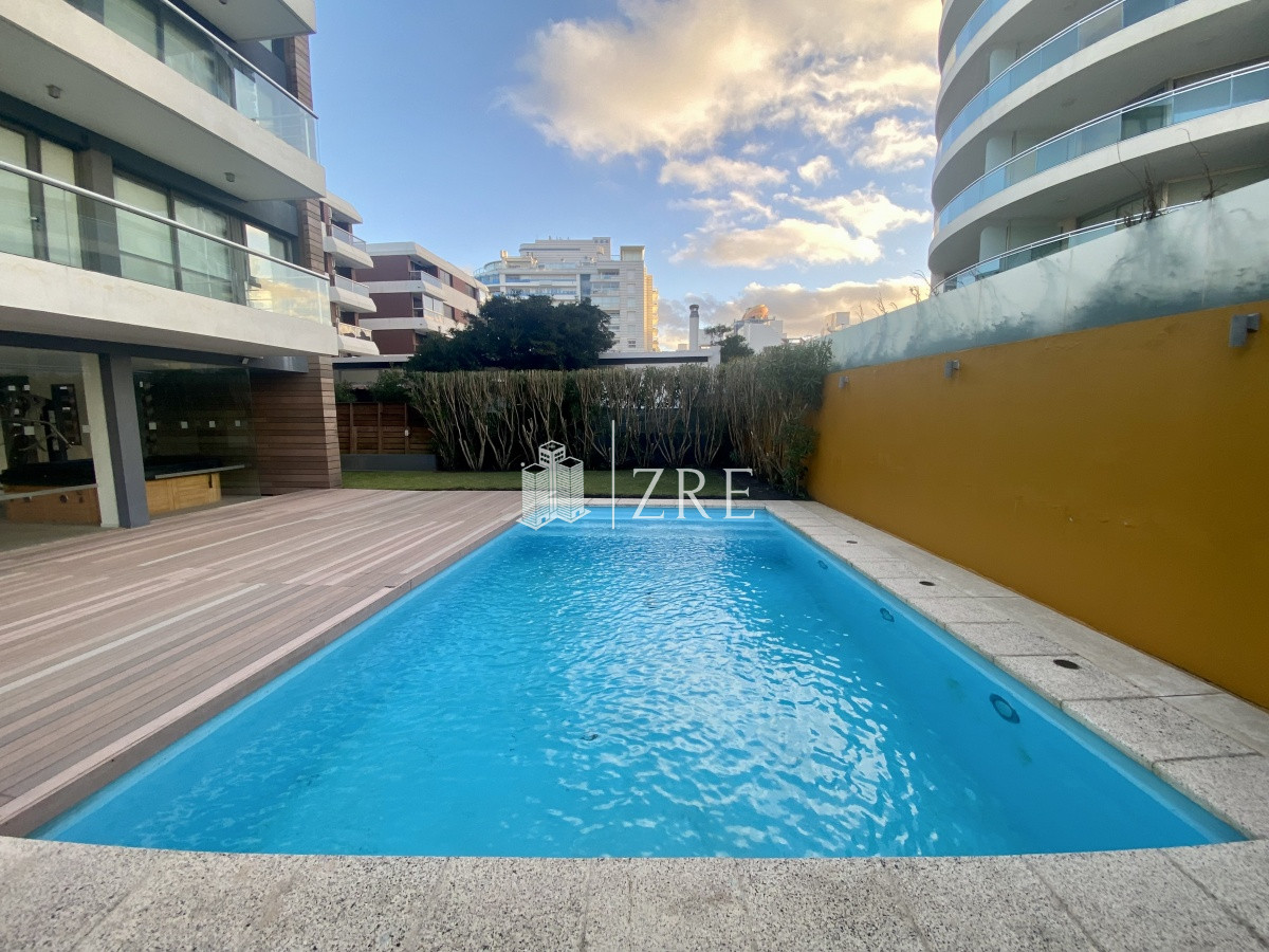 Apartamento ID.334 - Venta apartamento 2 dormitorios. Playa brava, Punta del Este