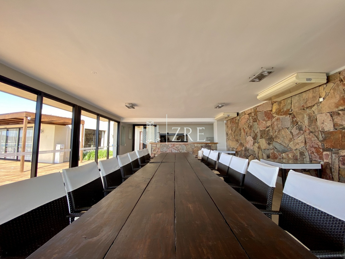 Apartamento ID.269 - Venta apartamento 3 dormitorios más dependencia Punta Ballena 