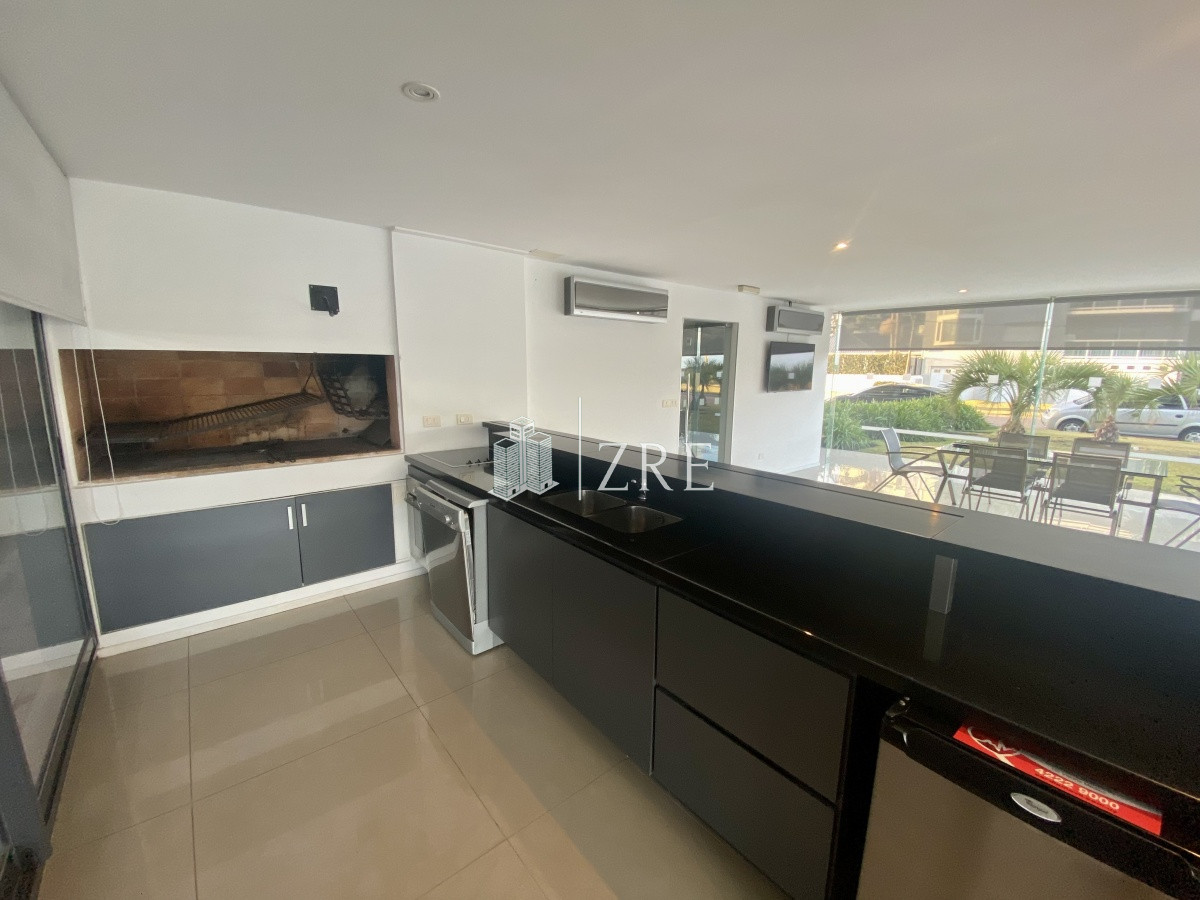Apartamento ID.334 - Venta apartamento 2 dormitorios. Playa brava, Punta del Este