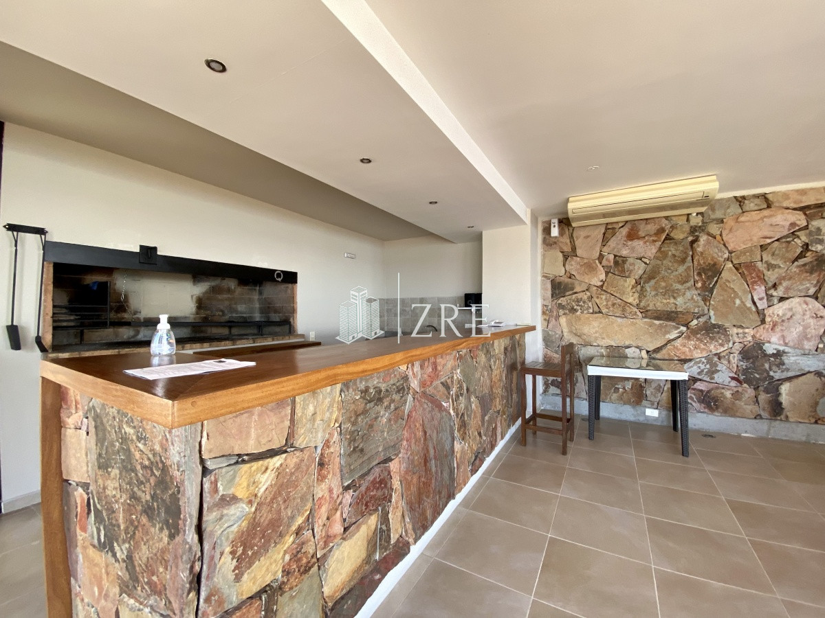 Apartamento ID.269 - Venta apartamento 3 dormitorios más dependencia Punta Ballena 