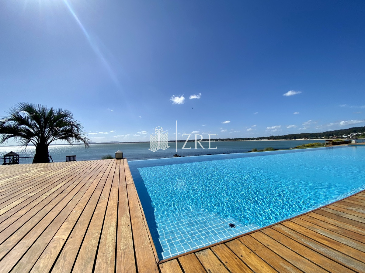 Apartamento ID.269 - Venta apartamento 3 dormitorios más dependencia Punta Ballena 