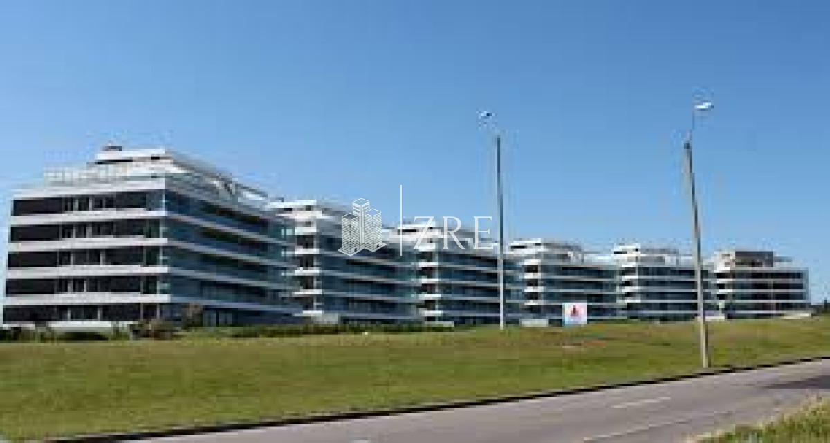 Apartamento ID.355 - Venta Apartamento 3 dormitorios con piscina propia playa brava Punta del Este