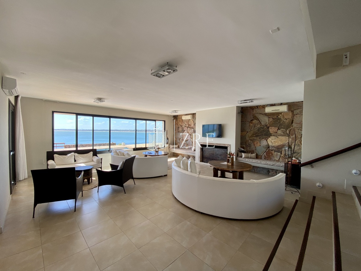 Apartamento ID.269 - Venta apartamento 3 dormitorios más dependencia Punta Ballena 