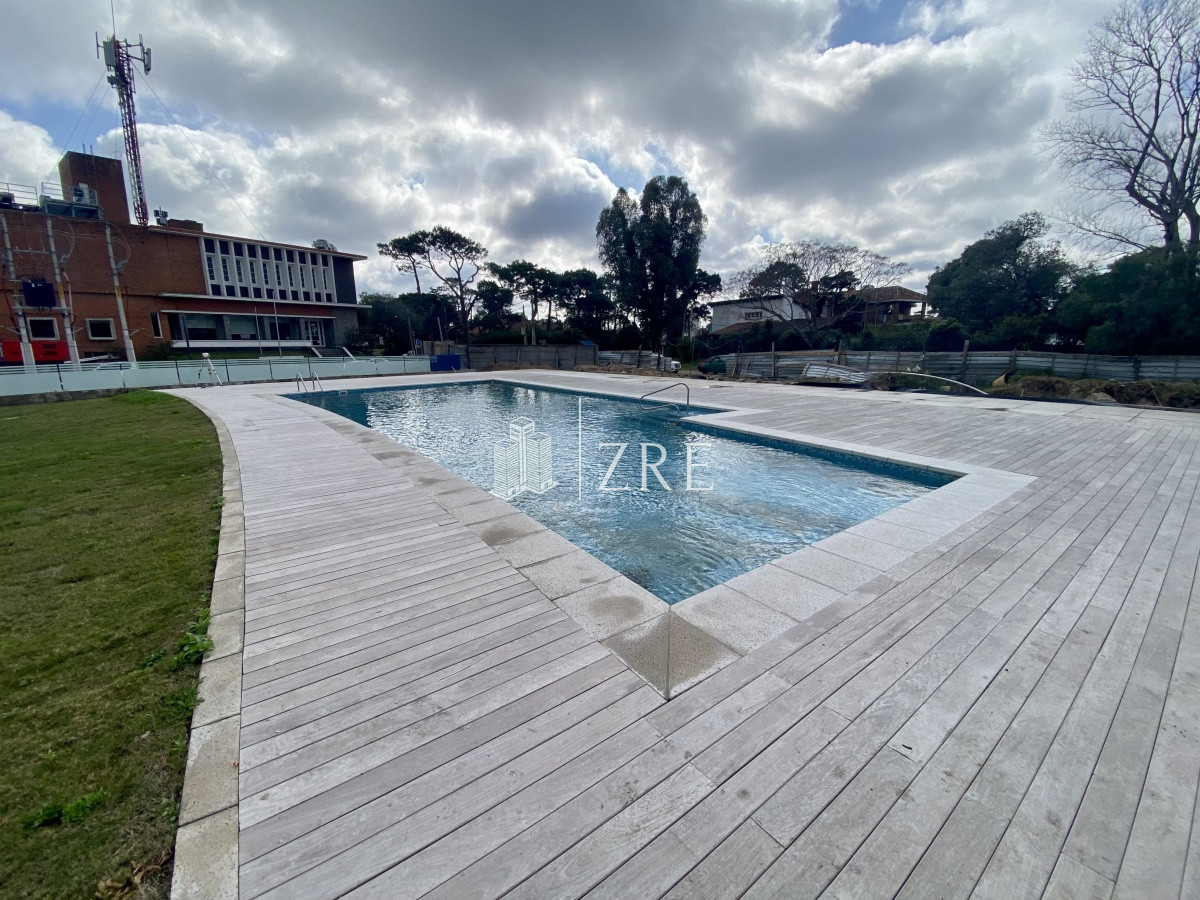 Apartamento ID.311 - Venta dos dormitorios playa mansa Punta del Este
