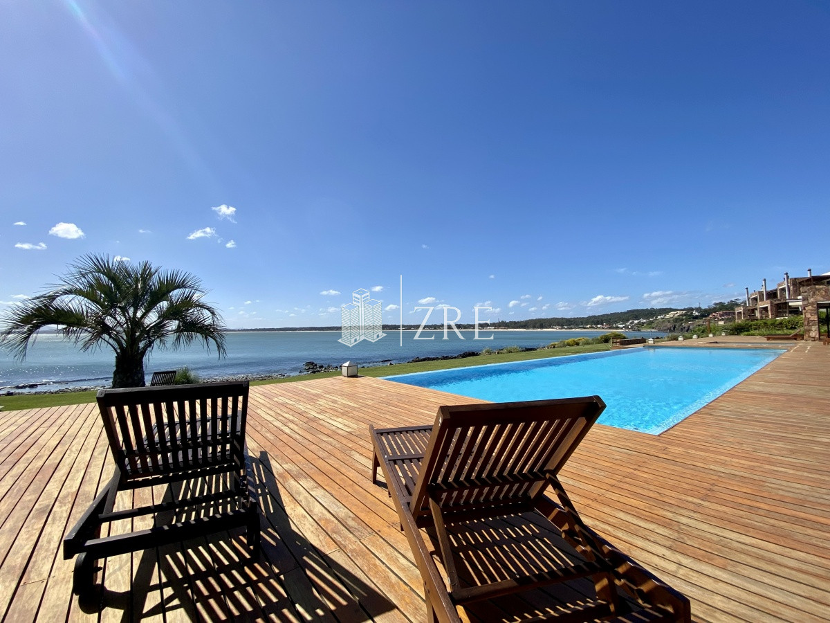 Apartamento ID.269 - Venta apartamento 3 dormitorios más dependencia Punta Ballena 