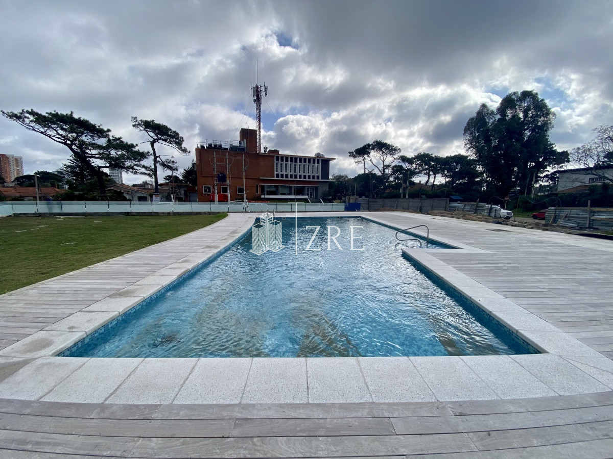 Apartamento ID.311 - Venta dos dormitorios playa mansa Punta del Este