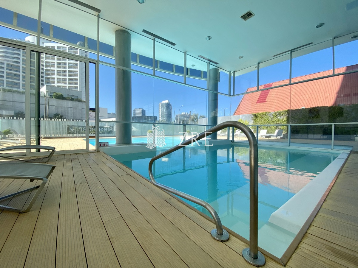 Apartamento ID.224 - Venta apartamento. 3 Dormitorios. Playa mansa, Punta del Este.